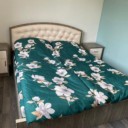 Lovely 2-Bedroom Apartment Near Ayb School Dilijan Esterno foto