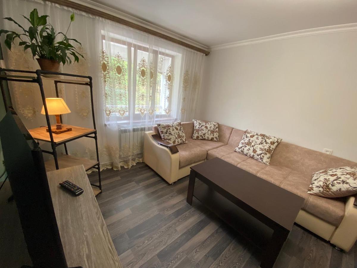 Lovely 2-Bedroom Apartment Near Ayb School Dilijan Esterno foto