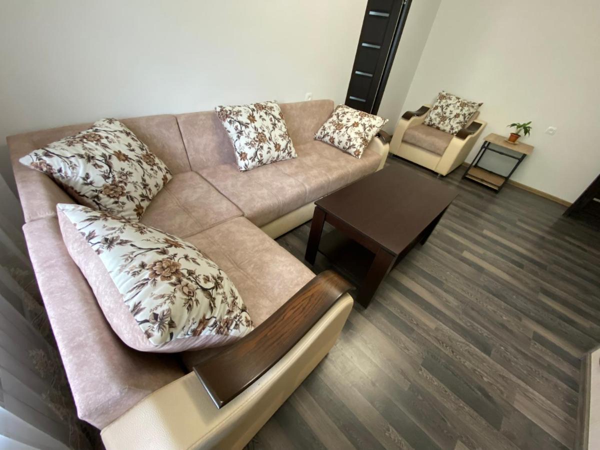 Lovely 2-Bedroom Apartment Near Ayb School Dilijan Esterno foto