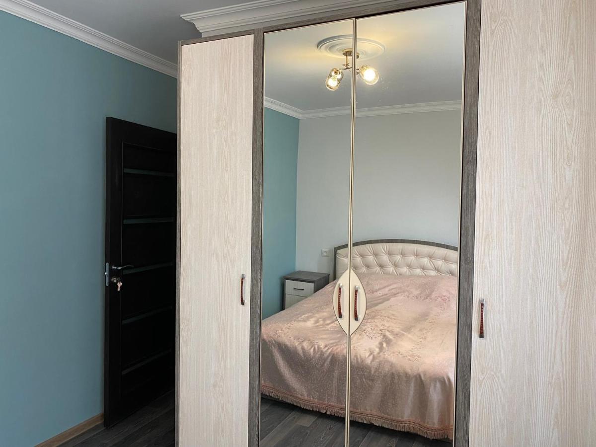 Lovely 2-Bedroom Apartment Near Ayb School Dilijan Esterno foto
